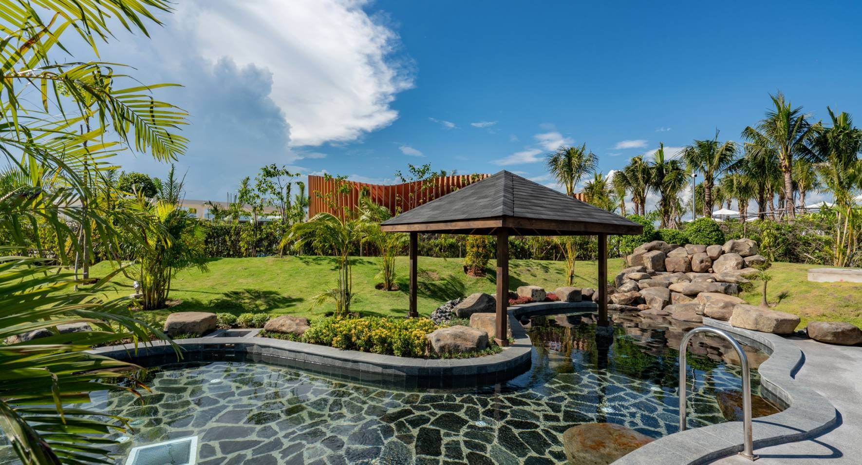 Khoáng nóng Bình Châu